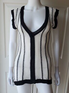 Armani Exchange Size Small White & Black Knit V Neck Tunic Top
